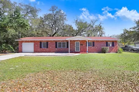 1606 Crossfield Dr, Plant City, FL 33566