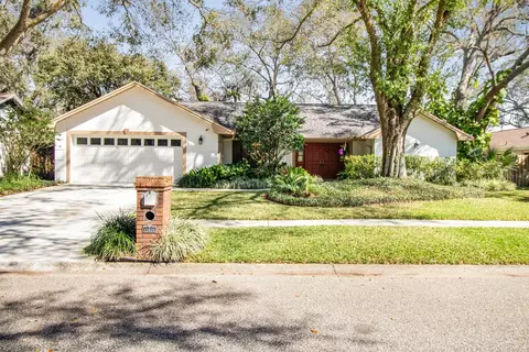 11405 E Queensway Dr, Temple Terrace, FL 33617