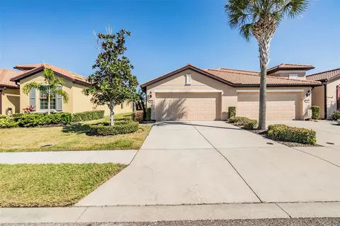 323 Mystic Falls Dr, Apollo Beach, FL 33572