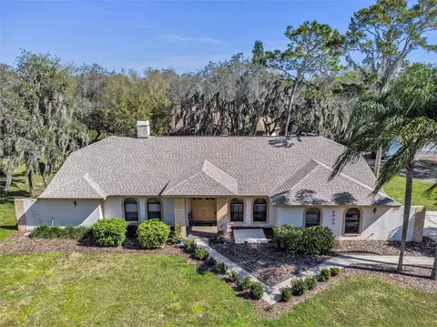 2902 Pine Club Dr, Plant City, FL 33566