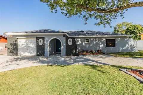 2104 Whitney Pl, Valrico, FL 33594