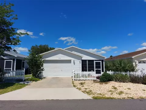 490 Hildalgo Dr, The Villages, FL 32159