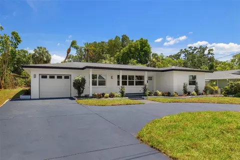 245 S Garden Cir, Belleair, FL 33756