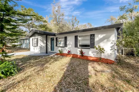 5606 17th St, Zephyrhills, FL 33542
