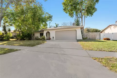 2120 Citrus Hill Ln, Palm Harbor, FL 34683