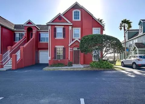 9044 Lake Chase Island Way #9044, Tampa, FL 33626