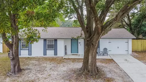 918 Briarcliff Dr, Valrico, FL 33594