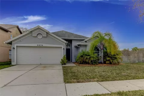 6634 Long Bay Ln, Tampa, FL 33615
