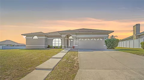 5745 Tanasi Ct, Lakeland, FL 33812