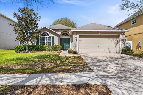 13226 Waterford Castle Dr, Dade City, FL 33525
