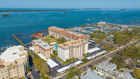 622 Edgewater Dr #721, Dunedin, FL 34698