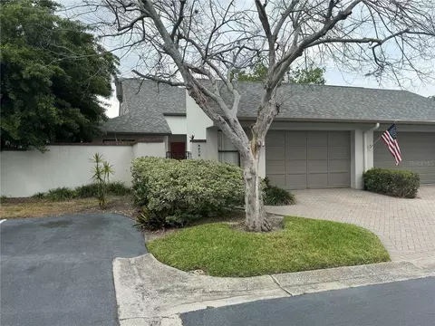 8679 Piper Ln, Seminole, FL 33777