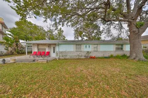 8416 Magnolia St, Gibsonton, FL 33534