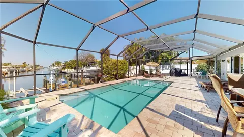 10008 Royal Palm Dr, Bradenton, FL 34210