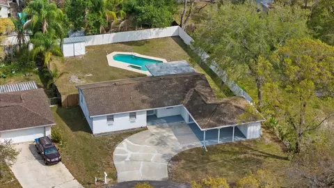 11705 Country Club Pl, Tampa, FL 33612