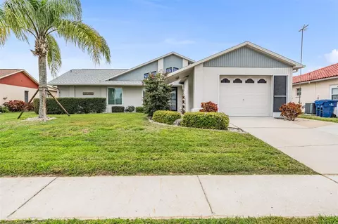 1023 Fuchsia Dr, Holiday, FL 34691