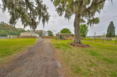 2237 Moriczville Ln, Plant City, FL 33565