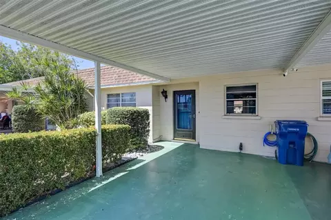 604 Park Cir #16, Bradenton, FL 34207