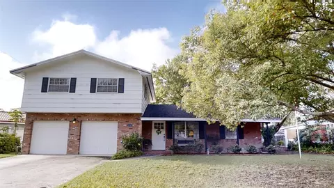 2732 Bel Aire Cir, Tampa, FL 33614