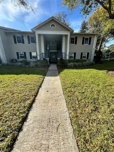 689 Lake Howard Dr NW #126, Winter Haven, FL 33880