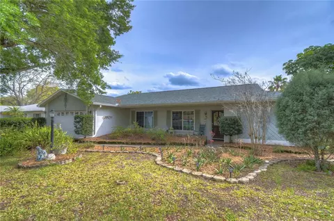3819 Upland Pl, Valrico, FL 33594