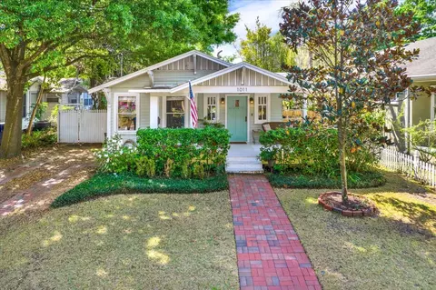 1011 E Powhatan Ave, Tampa, FL 33604