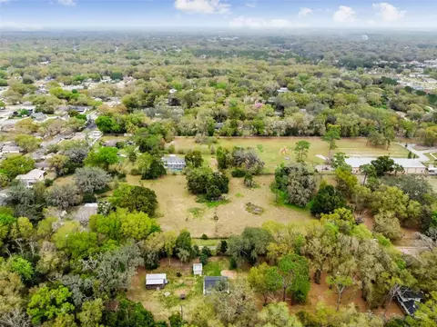 17514 Livingston Ave, Lutz, FL 33559