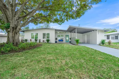 2892 Greenbriar St, Sarasota, FL 34237