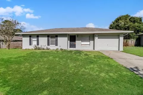 955 Cedar Cir, Tavares, FL 32778