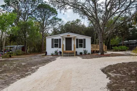 9850 Lake Dr, Weeki Wachee, FL 34613