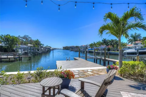4014 Dana Shores Dr, Tampa, FL 33634