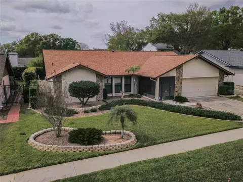 2724 Briarpatch Dr, Valrico, FL 33596