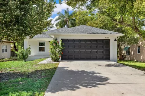 8528 12 N Newport Ave, Tampa, FL 33604