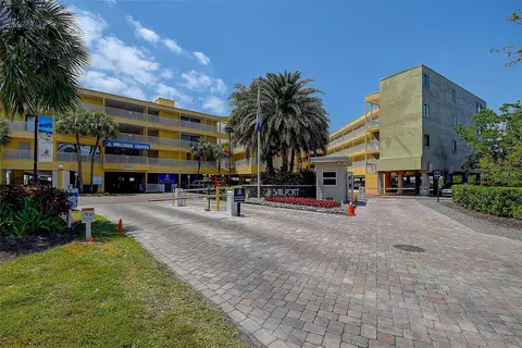 2506 N Rocky Point Dr #224, Tampa, FL 33607