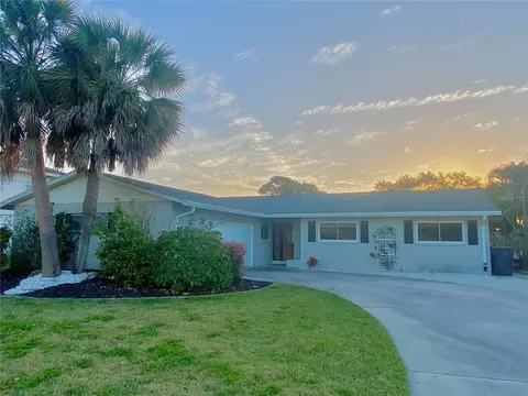 4617 Bay Crest Dr, Tampa, FL 33615