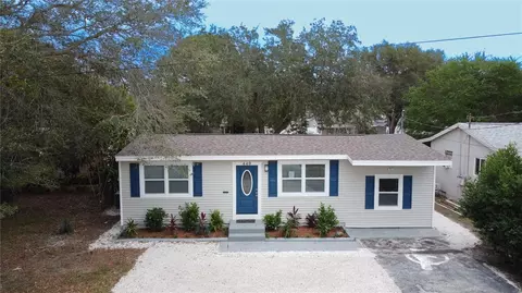 440 4th St NW, Largo, FL 33770