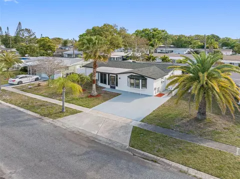 2124 Erin Dr, Holiday, FL 34690