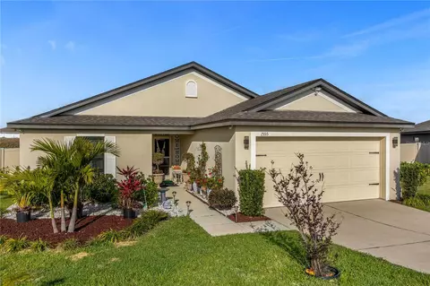 1555 Swan Lake Cir, Dundee, FL 33838