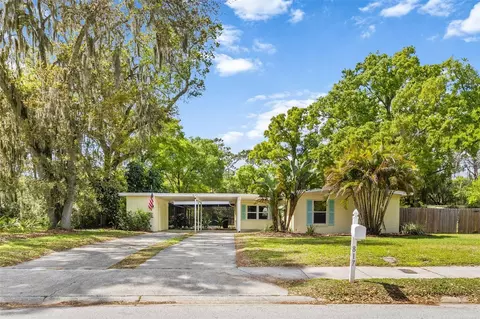 817 W River Dr, Temple Terrace, FL 33617