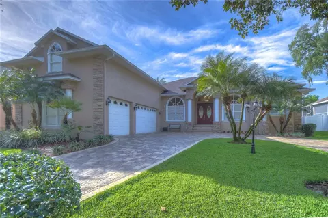 2337 Valrico Forest Dr, Valrico, FL 33594