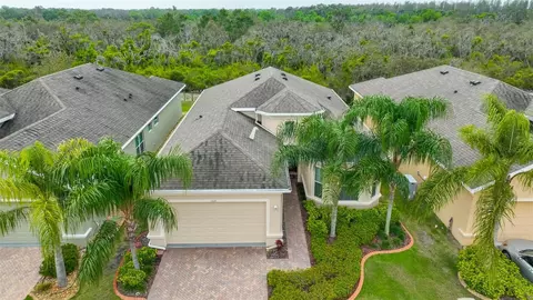 1519 Emerald Dunes Dr, Sun City Center, FL 33573