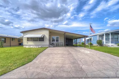 35925 Bueno Dr, Zephyrhills, FL 33541
