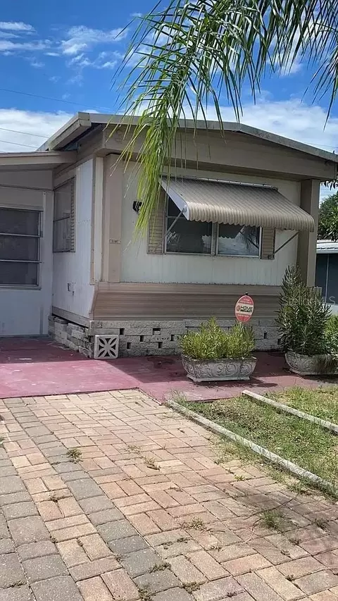 Undisclosed, Holiday, FL 34691