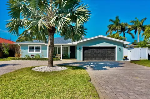 10122 Yacht Club Dr, Treasure Island, FL 33706
