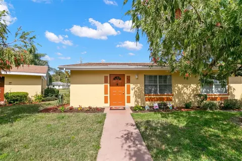 401 Dorchester Pl #50, Sun City Center, FL 33573