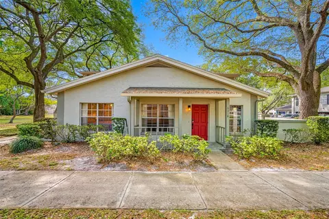 6318 Treetop Cir, Temple Terrace, FL 33617