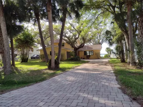 608 Shore Dr E, Oldsmar, FL 34677