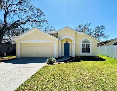 2612 Wrencrest Cir, Valrico, FL 33596