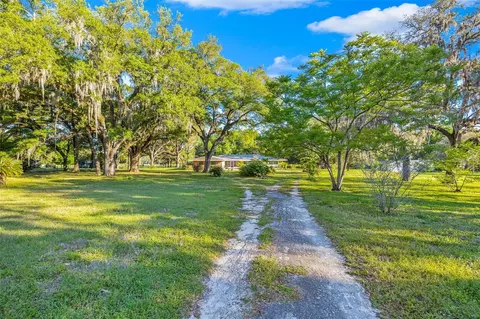 40013 Lynbrook Dr, Zephyrhills, FL 33540
