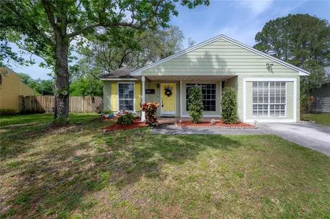 8232 Riverboat Dr, Tampa, FL 33637